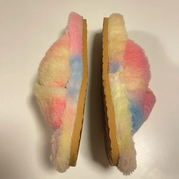 Steve Madden Pastel Fuzzy Slippers - Picture 2 of 6